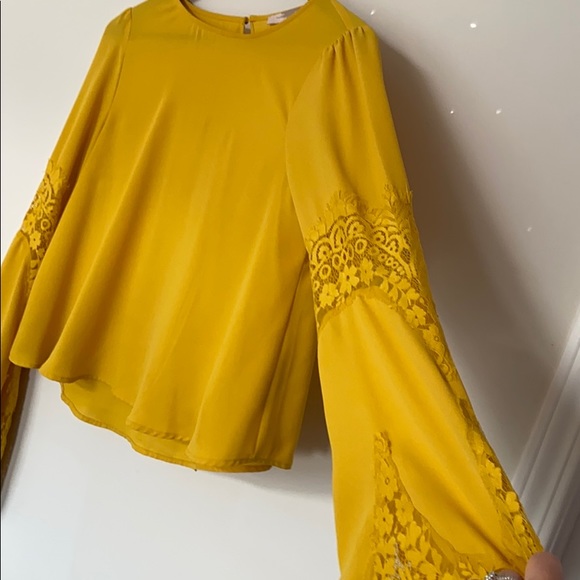 Beautiful in style blouse! Worn few times - Picture 3 of 6